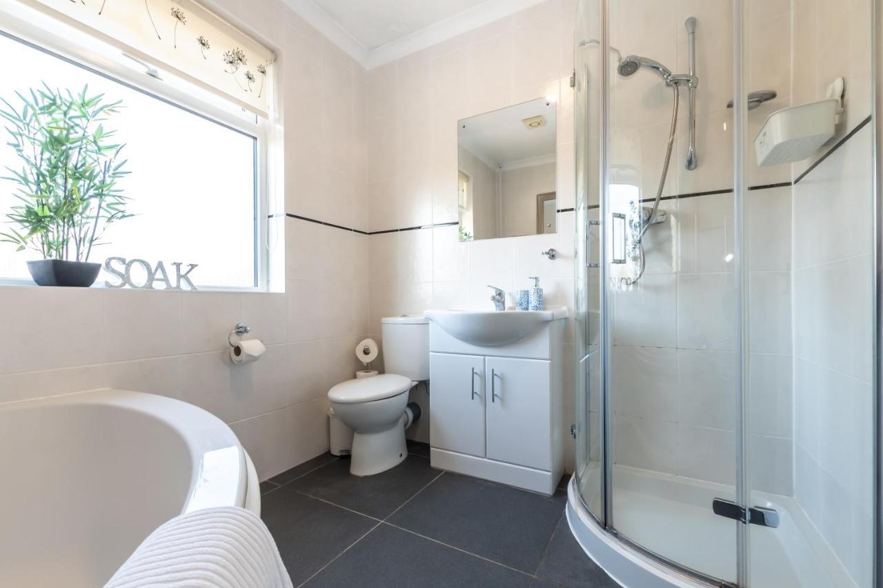 Cheerful 3-Bedroom Douglas House With Patio Southampton Exteriér fotografie