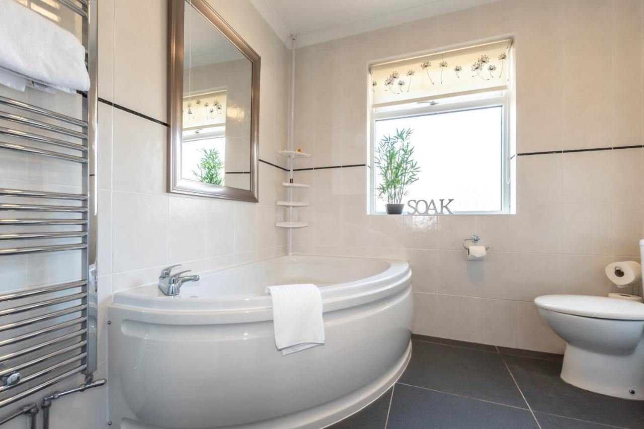 Cheerful 3-Bedroom Douglas House With Patio Southampton Exteriér fotografie