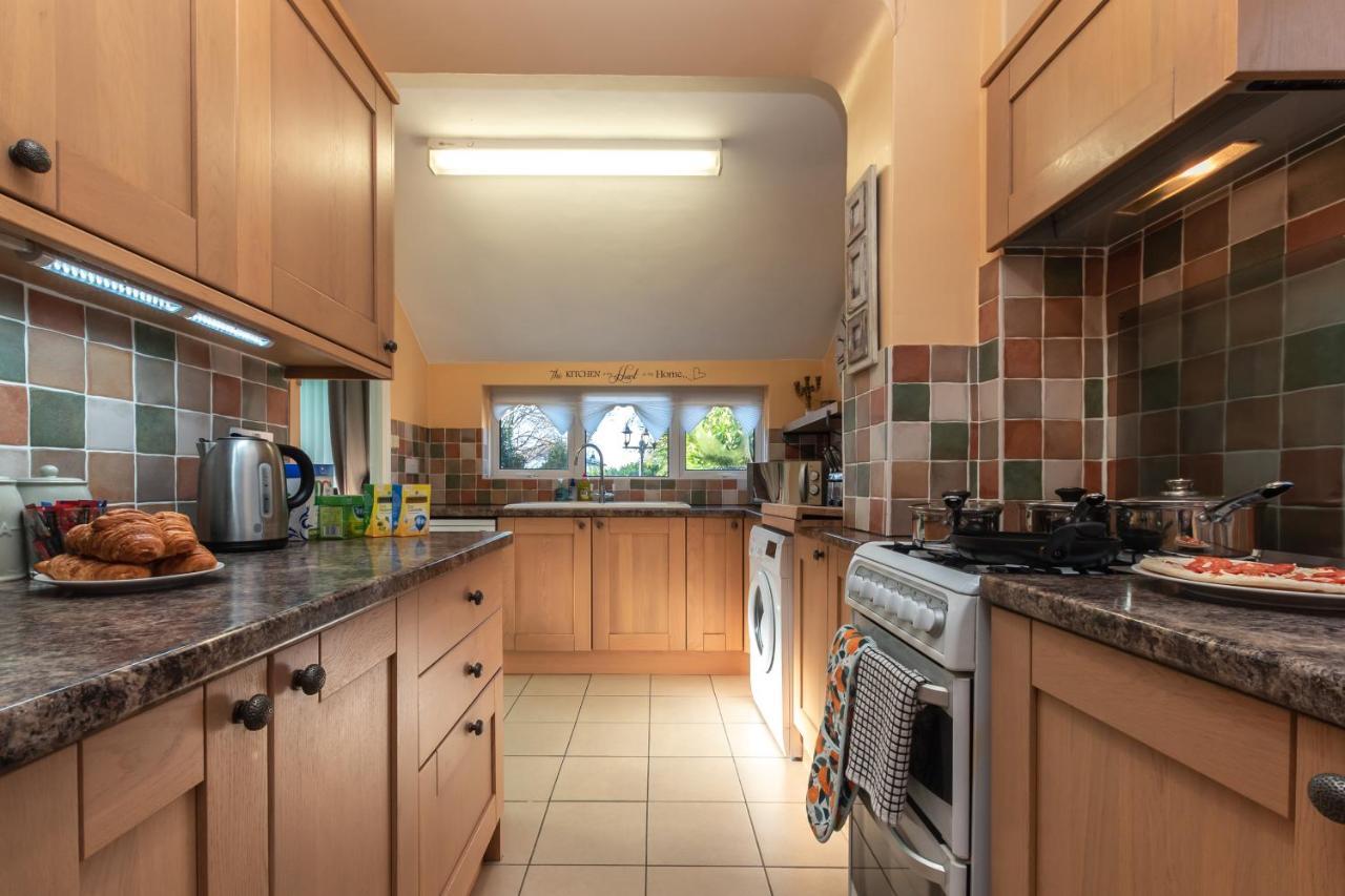 Cheerful 3-Bedroom Douglas House With Patio Southampton Exteriér fotografie