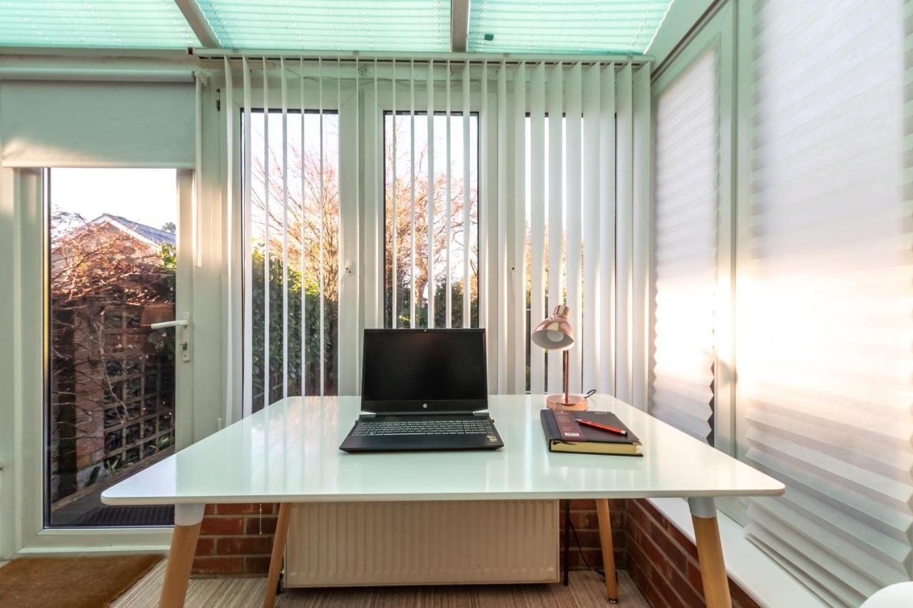 Cheerful 3-Bedroom Douglas House With Patio Southampton Exteriér fotografie