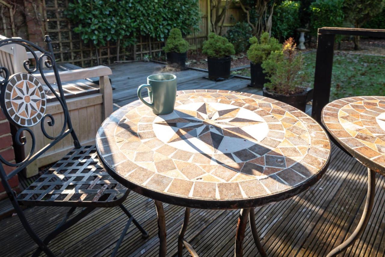 Cheerful 3-Bedroom Douglas House With Patio Southampton Exteriér fotografie