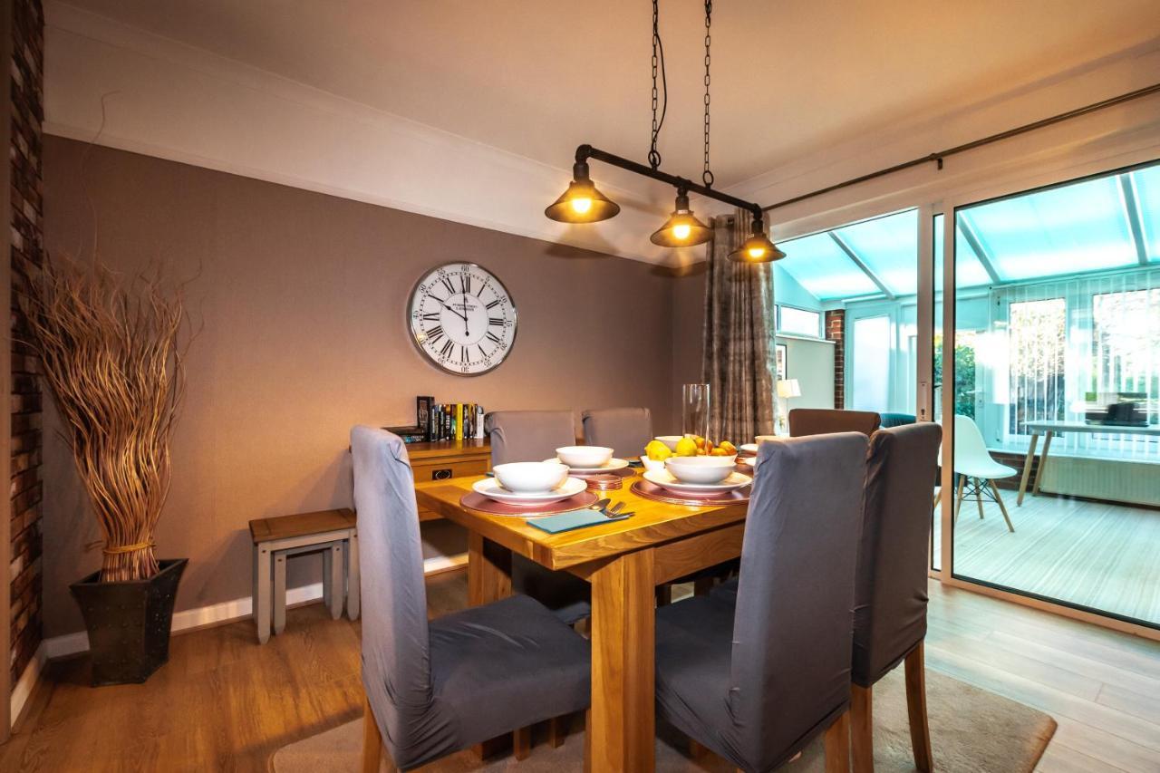 Cheerful 3-Bedroom Douglas House With Patio Southampton Exteriér fotografie